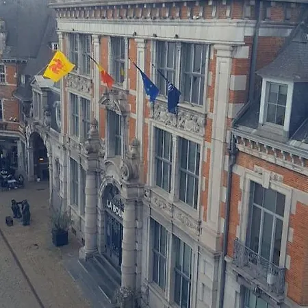 Palace D'armes *